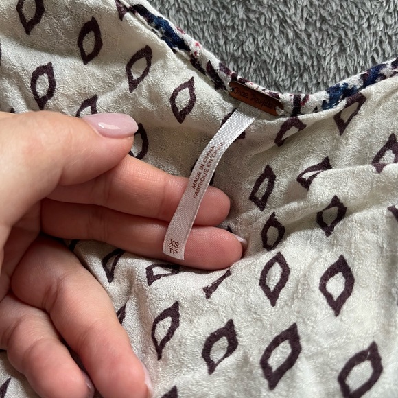 FREE PEOPLE TOP - Picture 3 of 4